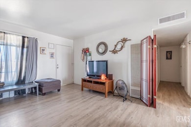 13645 Gilbert St, Edwards, CA 93523 - photo 3