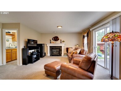 237 SW 37th Terrace, Gresham, OR 97080 - photo 2
