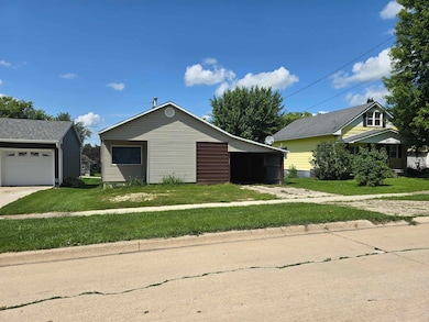 335 E Elm St, West Union, IA 52175 - photo 4