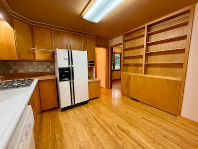 2221 Pinehurst Ct, Midland, MI 48640 - photo 7