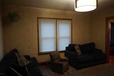 827 S Hooker Ave, Three Rivers, MI 49093 - photo 4
