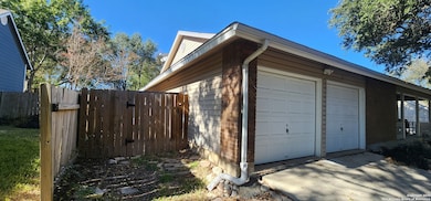 6907 Raintree Path, San Antonio, TX 78233 - photo 2