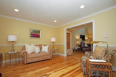 005-photo-living-room-9441053