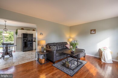 2003 Clinton Ave, Chambersburg, PA 17201 - photo 3