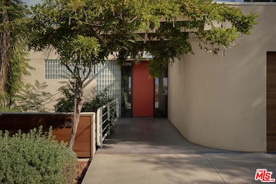 5052 Medina Rd, Woodland Hills, CA 91364 - photo 2