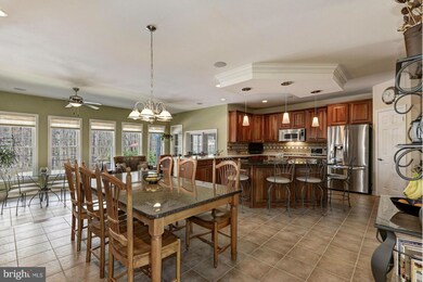 816 Avonshire Ct, Sykesville, MD 21784 - photo 6