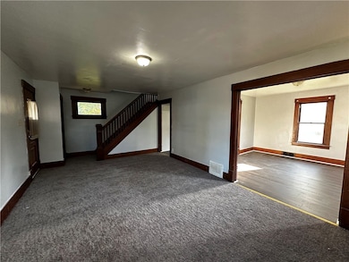 377 New Castle Ave, Sharon, PA 16146 - photo 3