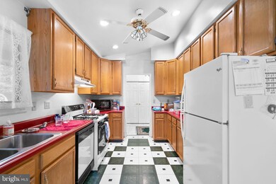 125 Newburg Ave, Catonsville, MD 21228 - photo 7