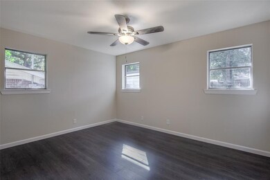 725 Bedford Ct W, Hurst, TX 76053 - photo 5