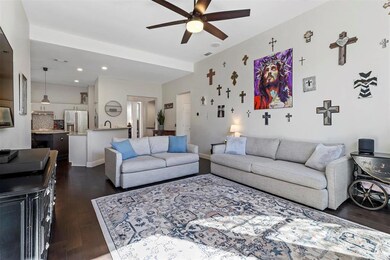 916 Abbots Ln, Denton, TX 76205 - photo 6