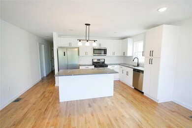 728 Seaport Dr, Elizabeth, NJ 07201 - photo 4