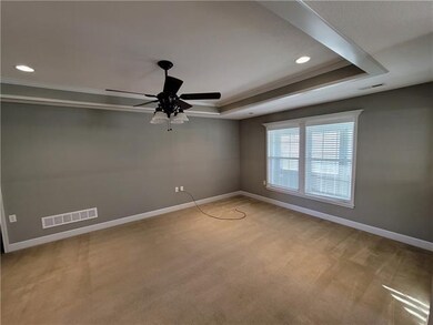 520 Neptune Dr, Raymore, MO 64083 - photo 5