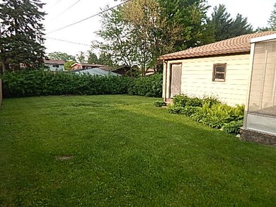 90 Spruce Ave, Waukegan, IL 60087 - photo 4