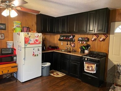 73 Oakland Dr, Crawfordville, FL 32327 - photo 4