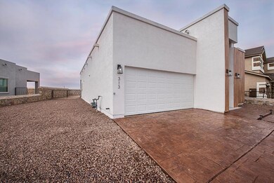 313 Canyon Vista Dr, Horizon City, TX 79928 - photo 2