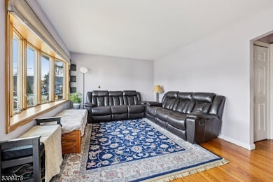 18 Scher Place, Passaic, NJ 07055 - photo 4