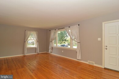 123 W 46th St, Reading, PA 19606 - photo 4