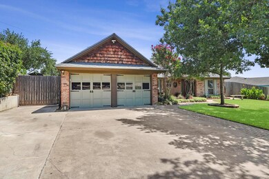 7905 Irish Dr, North Richland Hills, TX 76180 - photo 3