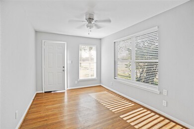 819 Oak St unit 3, La Marque, TX 77568 - photo 4