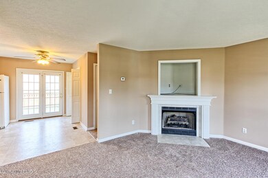 208 Aulbern Dr E, Mount Washington, KY 40047 - photo 6