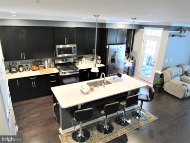 10105 Dorsey Ln, Lanham, MD 20706 - photo 2