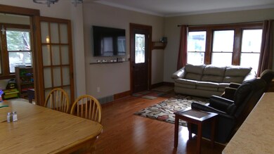 Dining and living (2)