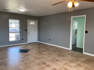 10318 Southport Dr, Houston, TX 77089 - photo 2