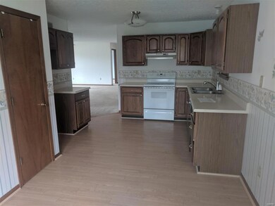 508 Birch Ln, Maryville, IL 62062 - photo 7