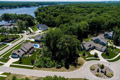 16144 Coventry Ln unit 8, Spring Lake, MI 49456 - photo 2