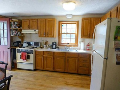Kitchen. SUN FILLED KITCHEN WITH GAS...