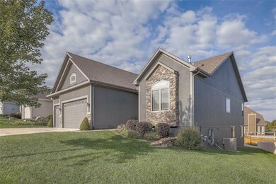 724 S Washington St, Raymore, MO 64083 - photo 2