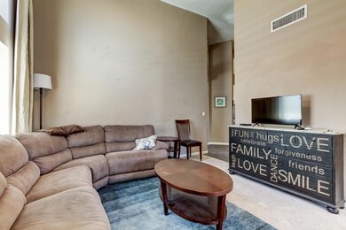 3921 W Sheffield Ave-16