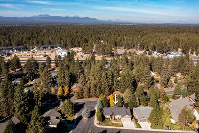 60901 Crested Butte Ln, Bend, OR 97702 - photo 2