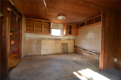 1414 Douglas Ave, Des Moines, IA 50313 - photo 2