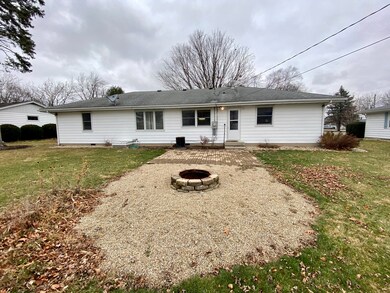 914 Warren St, Chenoa, IL 61726 - photo 4