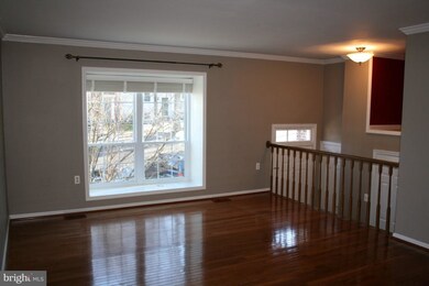 2989 Mission Square Dr, Fairfax, VA 22031 - photo 2