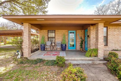 615 Granbury St, Cleburne, TX 76033 - photo 4