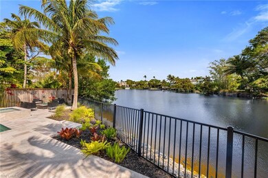 1050 11th St N, Naples, FL 34102 - photo 3