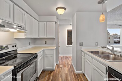 Updated Kitchen w/new LVP floors