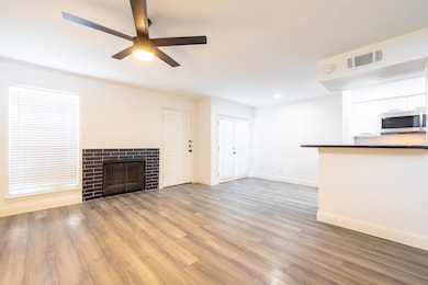 14600 Fonmeadow Dr unit 807, Houston, TX 77035 - photo 3