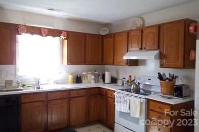 301 Hidden Creek Cir, Salisbury, NC 28147 - photo 3