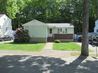 37 Hesper St, Saugus, MA 01906 - photo 2