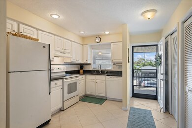4141 Silver Palm Dr unit 13, Vero Beach, FL 32963 - photo 4