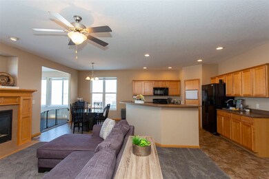 1405 Ashworth Dr unit 1405, Cedar Falls, IA 50613 - photo 3