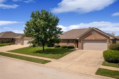 5162 E Harvard Ct, Columbus, IN 47203 - photo 2