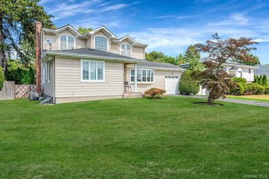 122 Southern Pkwy, Plainview, NY 11803 - photo 2