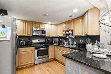 35 Harvard St, Everett, MA 02149 - photo 5
