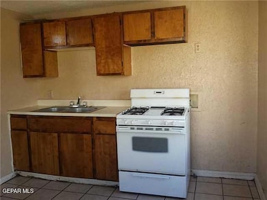2201 Tremont Ave unit B, El Paso, TX 79930 - photo 4