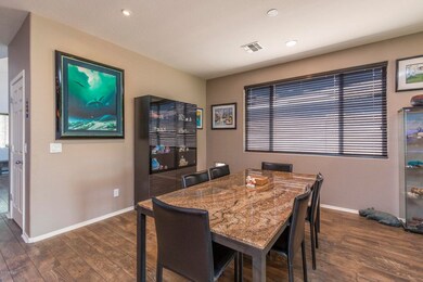 7) DINING AREA