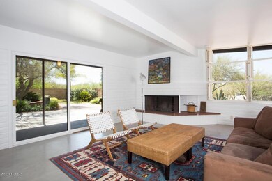 Living room Fire Place